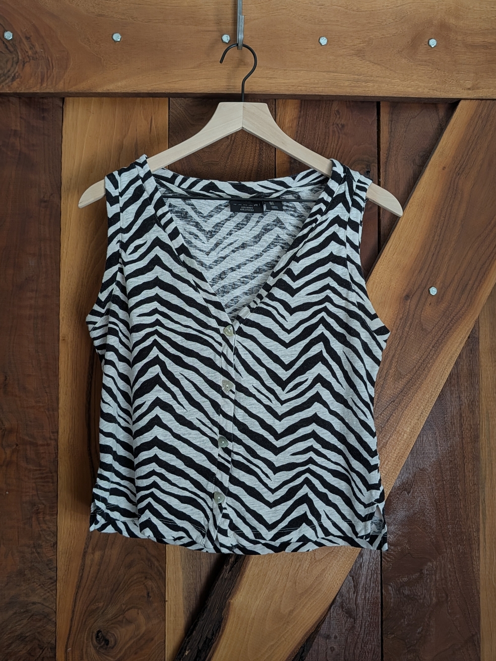 Tahari Black & White Zebra Print Button-Front V-Neck Tank